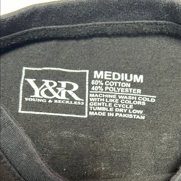 Young and reckless long sleeve spell out men’s size medium rule breakers - Picture 2 of 10